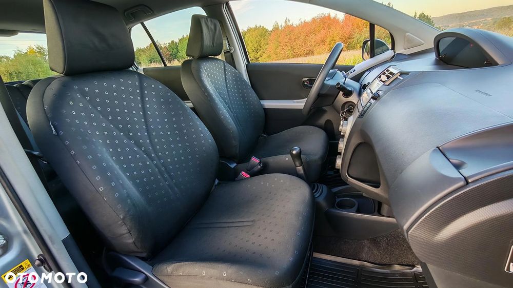 Toyota Yaris 1.0 VVT-i Sol - 23