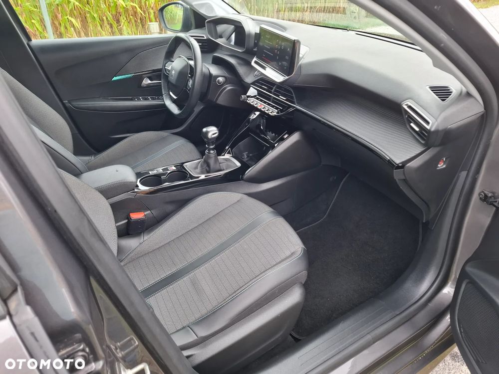 Peugeot 208 1.2 T Allure S&S - 20