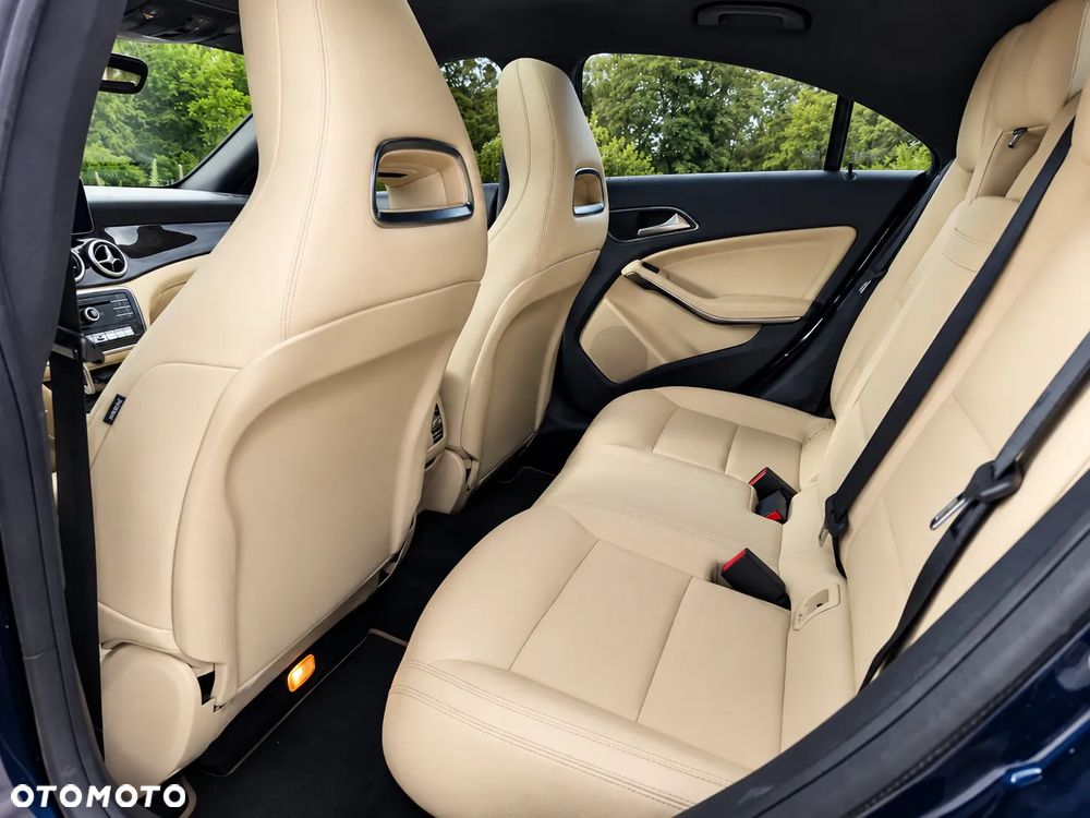 Mercedes-Benz CLA 250 4-Matic - 18