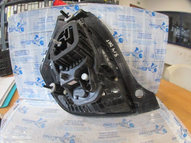 Farol Tras 265501361R RENAULT TWINGO 3 FASE 1 2014 1.0I 71CV 5P AZUL BEBE DRT ORIGINAL - 2