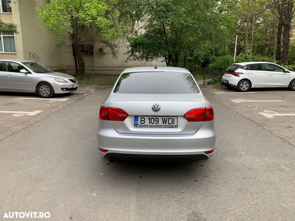 Volkswagen Jetta 1.6 TDI Blue Motion Technology Trendline - 2