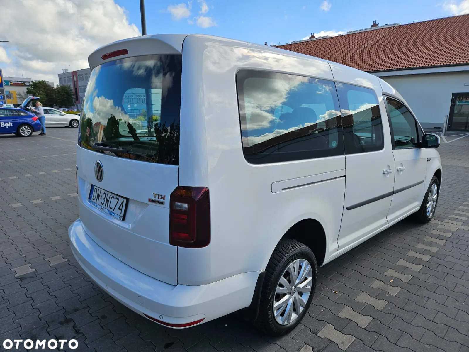 Volkswagen Caddy Maxi 2.0 TDI Trendline 4Motion DSG - 4