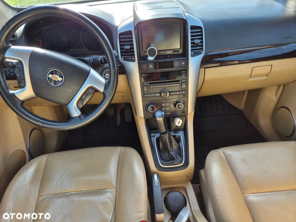 Chevrolet Captiva 2.0 d High - 14