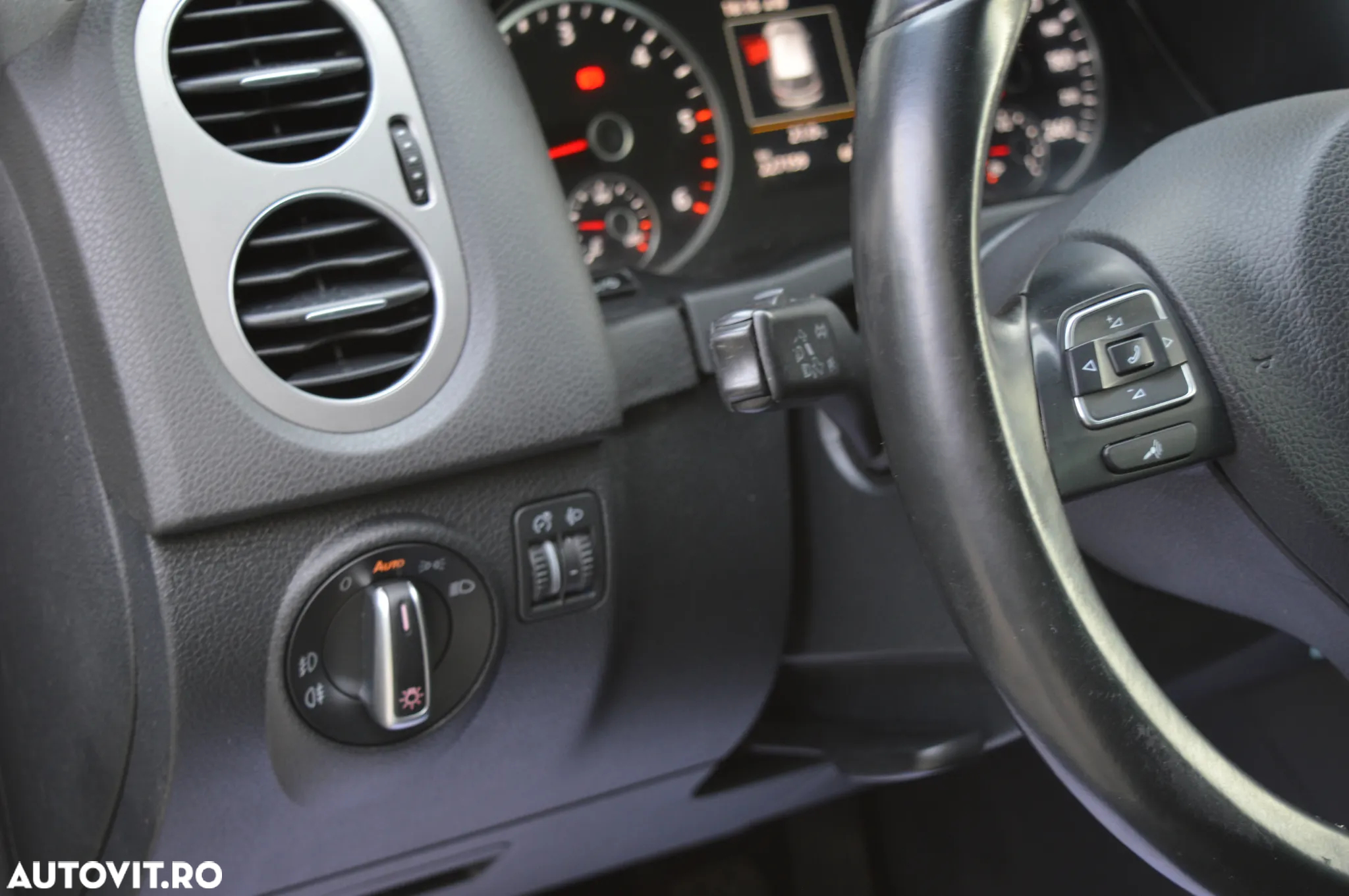 Volkswagen Tiguan - 22
