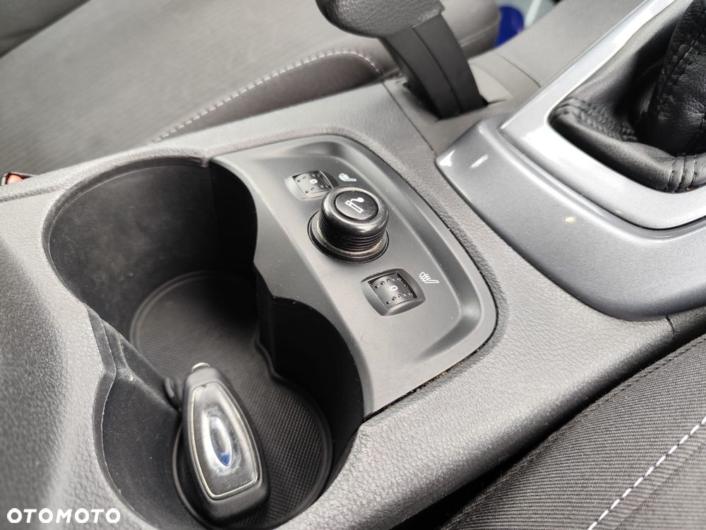 Ford Focus 2.0 TDCi DPF Titanium - 23