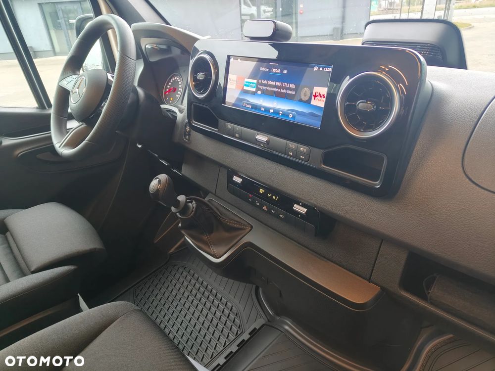 Mercedes-Benz Sprinter - 17