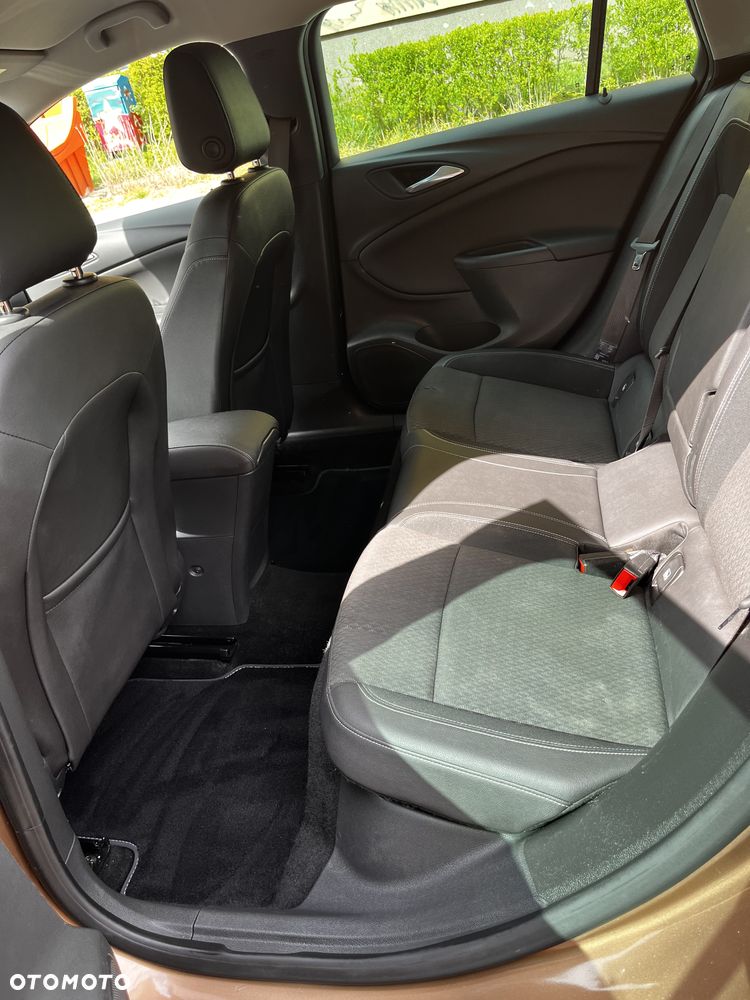 Opel Astra 1.4 T Elite S&S - 13