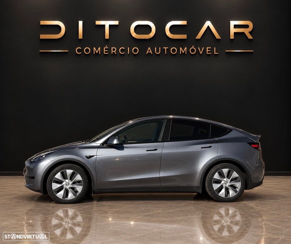 Tesla Model Y 2023 photo 2
