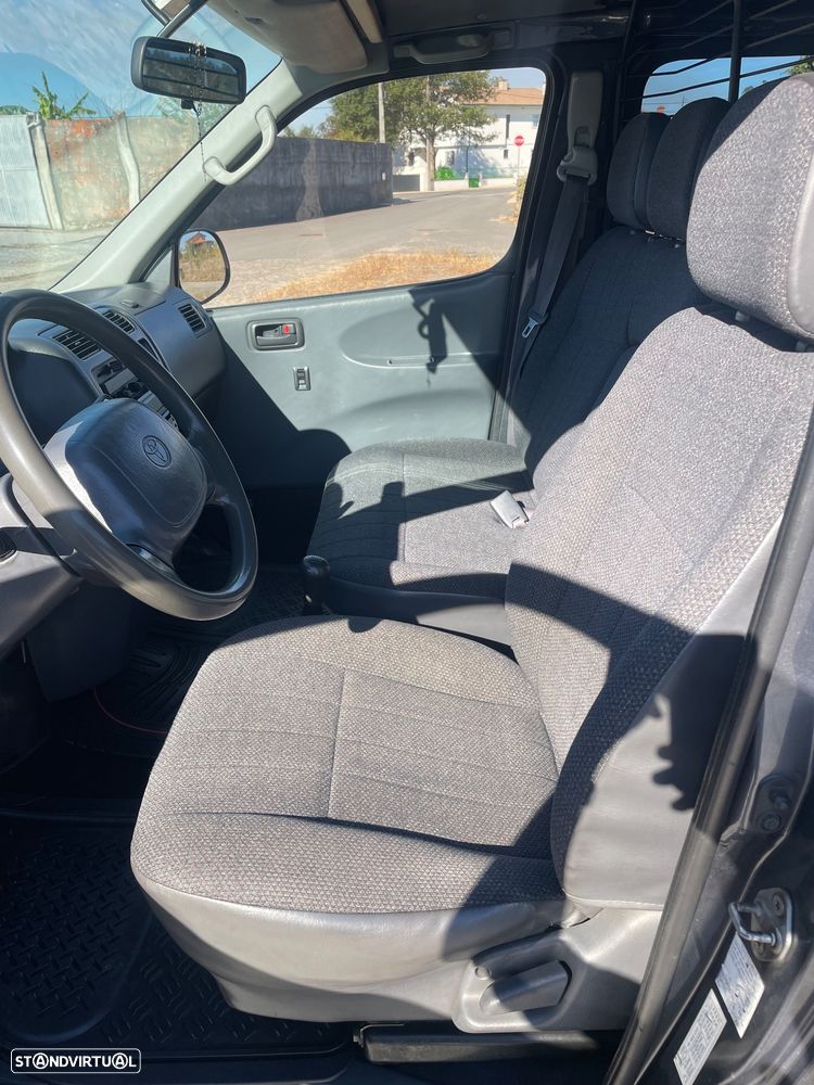 Toyota Hiace - 4