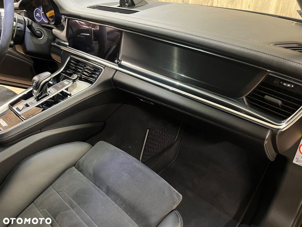 Porsche Panamera - 18