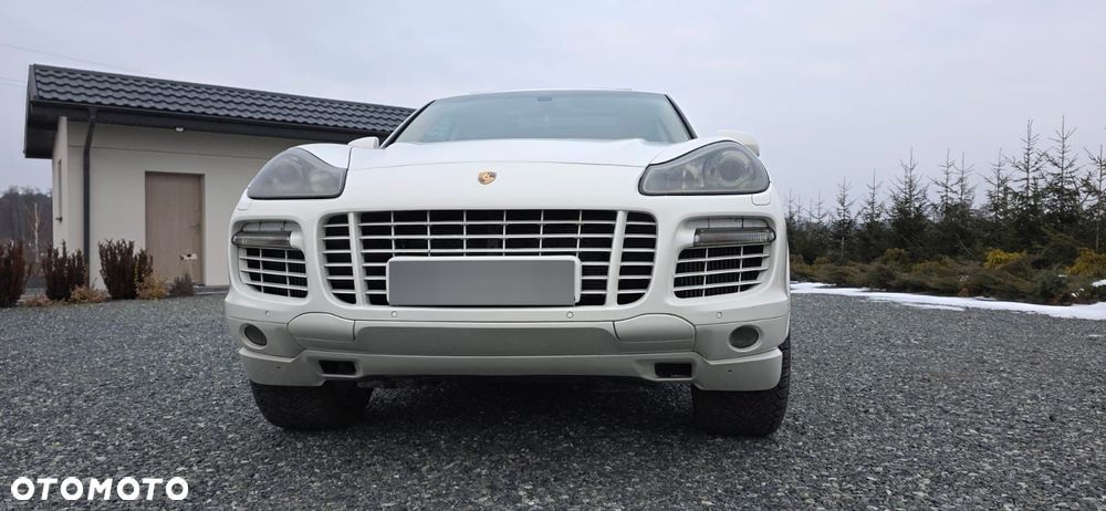 Porsche Cayenne - 4