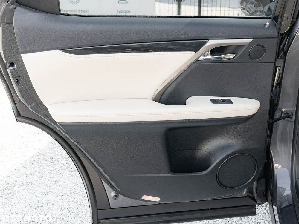 Lexus RX - 27