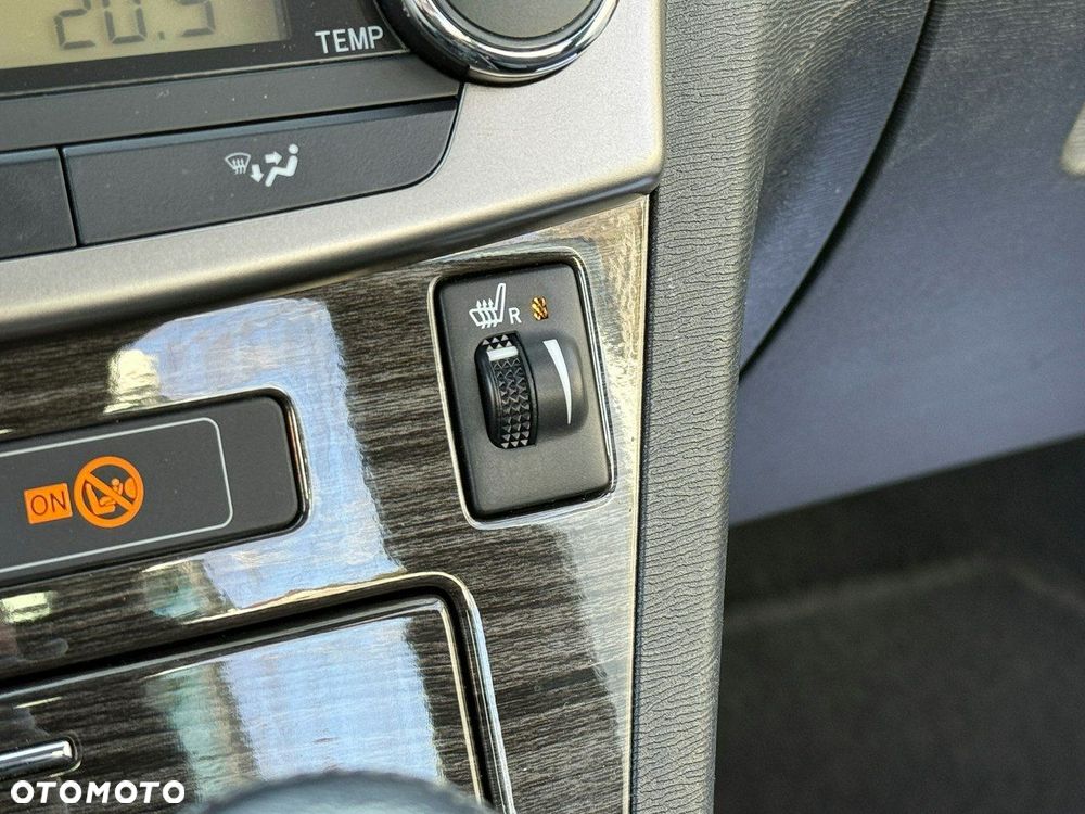 Toyota Avensis 2.0 Premium MS - 14