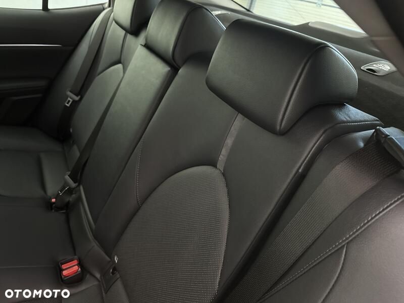 Toyota Camry 2.5 Hybrid Executive CVT - 21