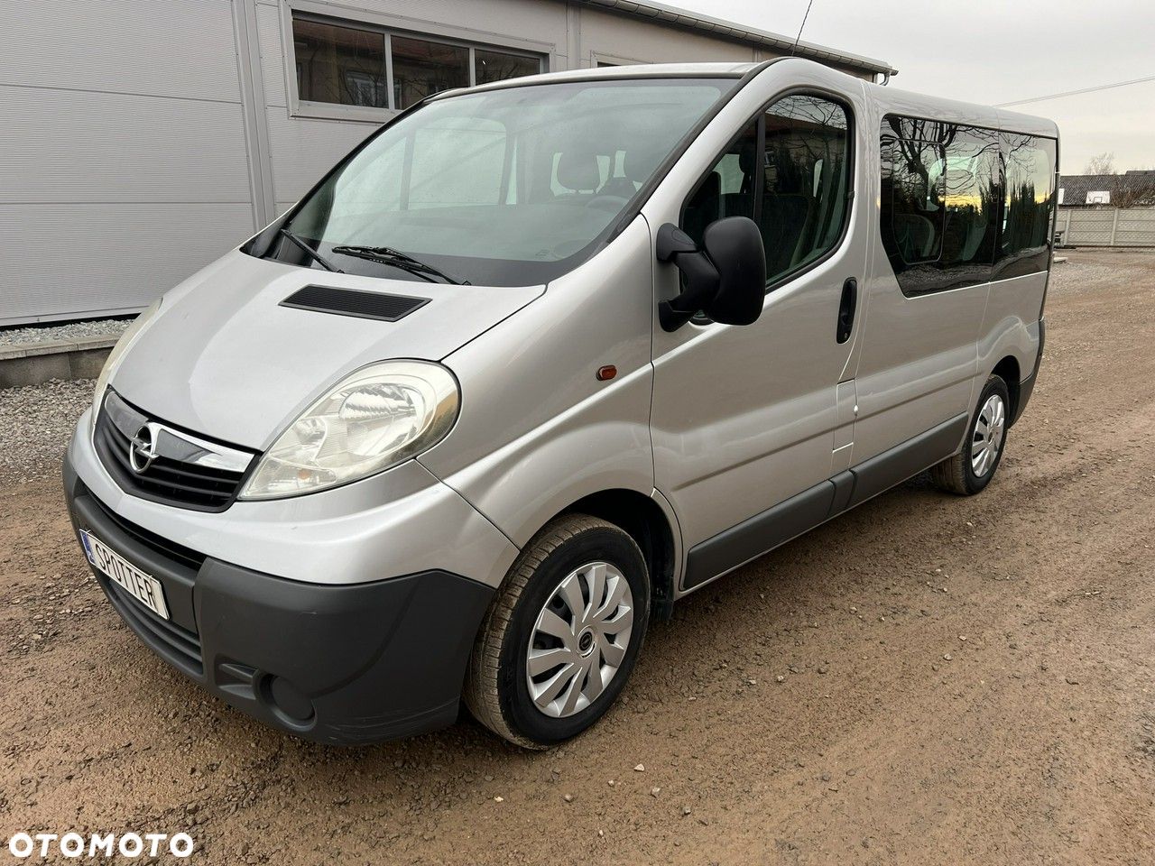 Opel Vivaro - 1