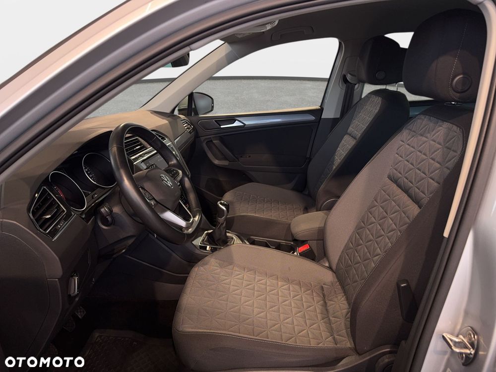 Volkswagen Tiguan - 13