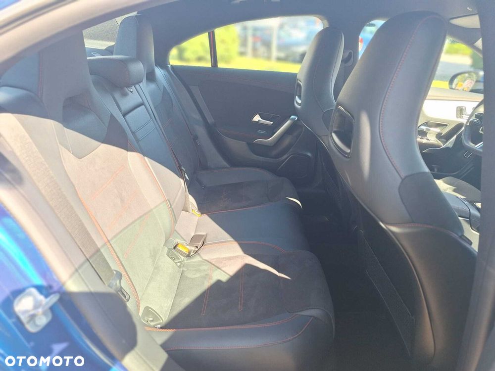 Mercedes-Benz CLA 200 AMG Line 7G-DCT - 26