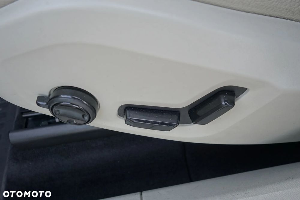 Volvo XC 60 B4 D AWD Inscription - 20