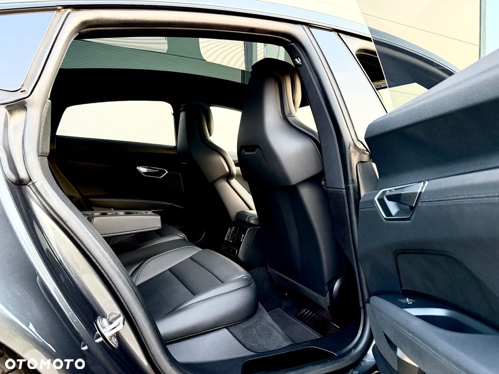 Audi e-tron GT 60 93kWh Quattro - 33