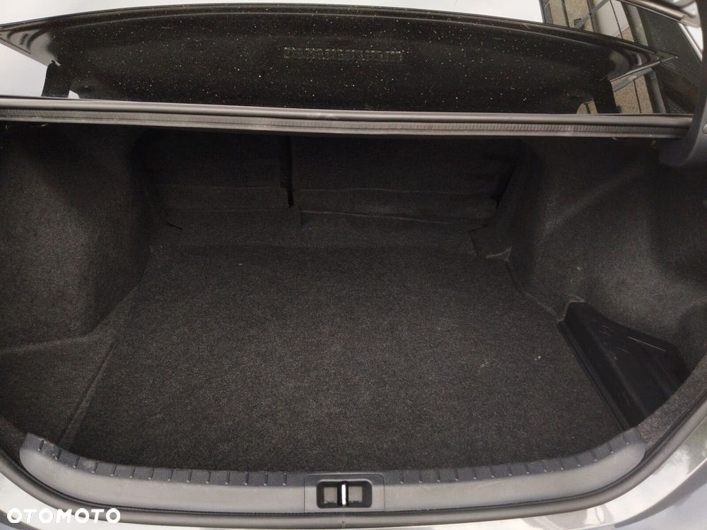 Toyota Corolla 1.6 Prestige - 19