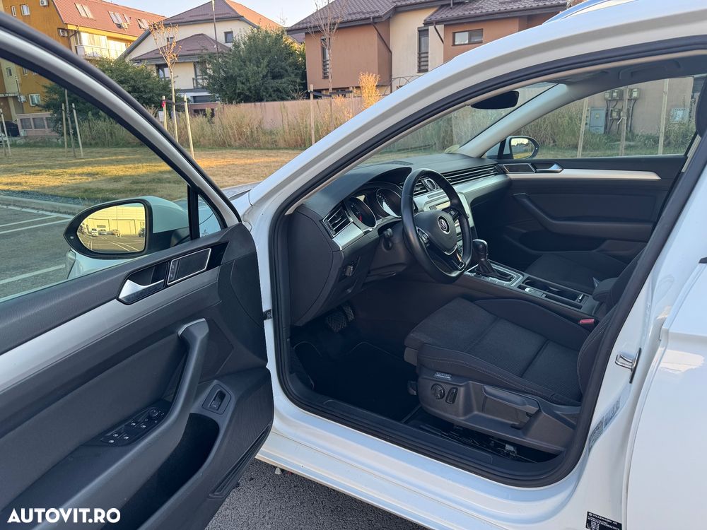 Volkswagen Passat 1.6 TDI SCR DSG - 3
