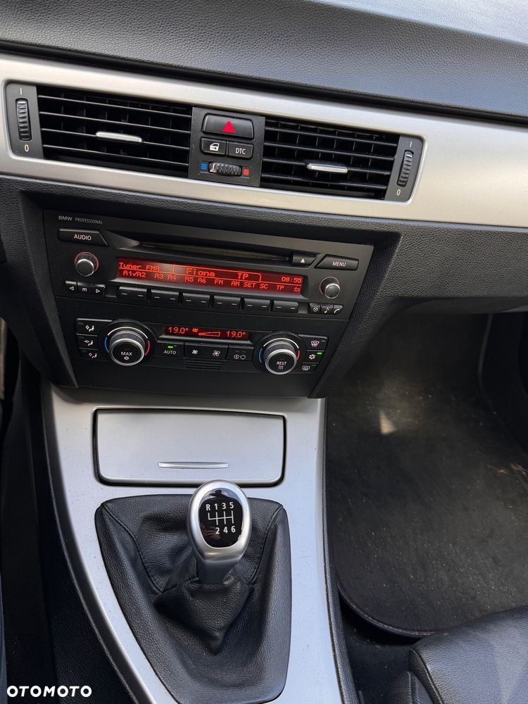 BMW Seria 3 320d - 8