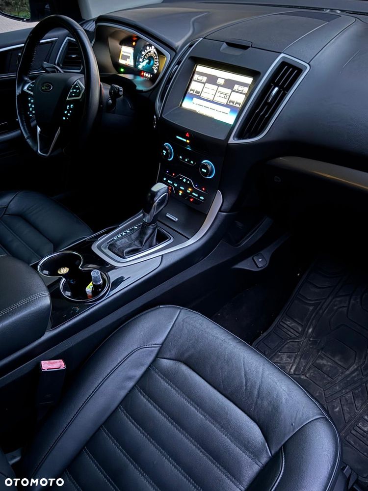 Ford Edge - 32