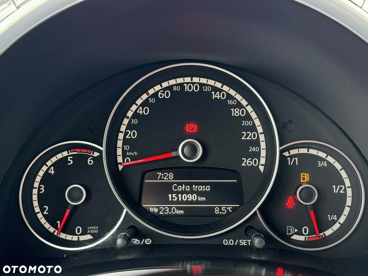 Volkswagen New Beetle - 29