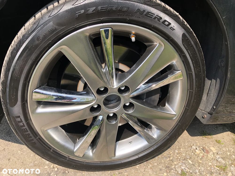 Lexus GS 450h - 35