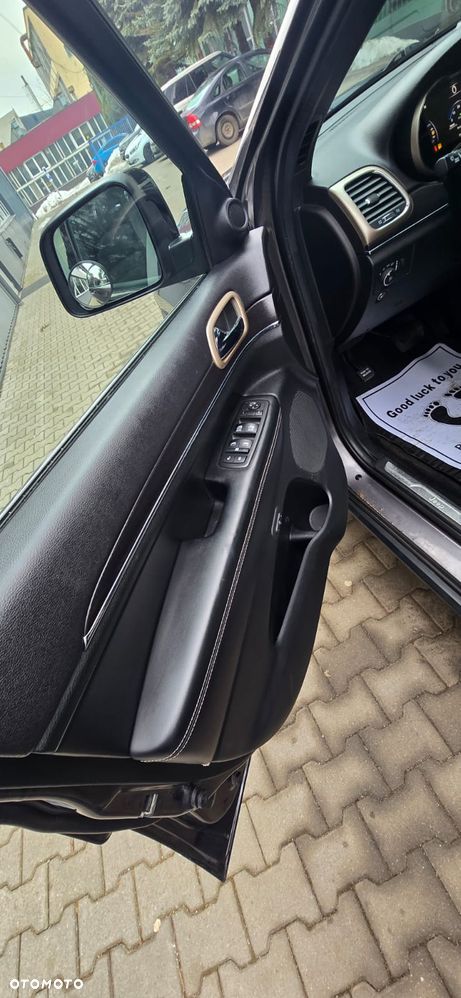 Jeep Grand Cherokee - 13