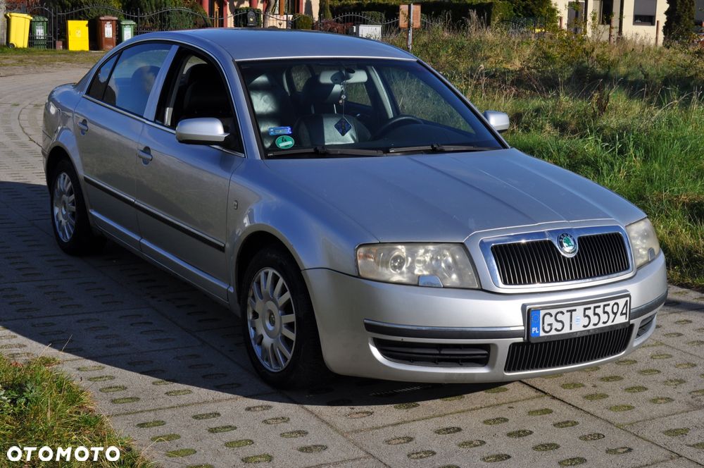 Skoda Superb 2.8 V6 Laurin&Klement - 3