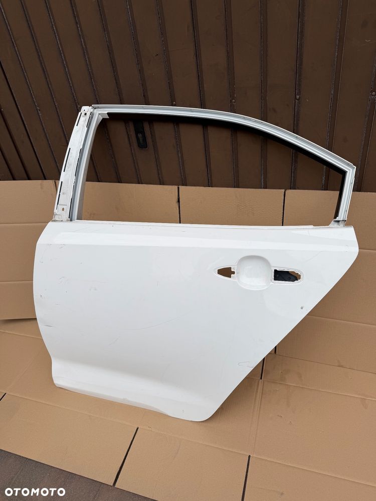 DRZWI LEWE TYLNE LEWY TYŁ TOYOTA COROLLA E21 SEDAN 19- - 3