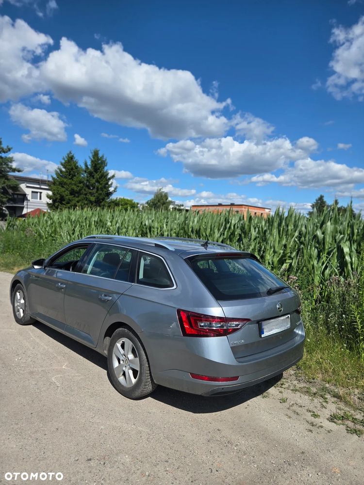 Skoda Superb 2.0 TDI Ambition DSG - 10