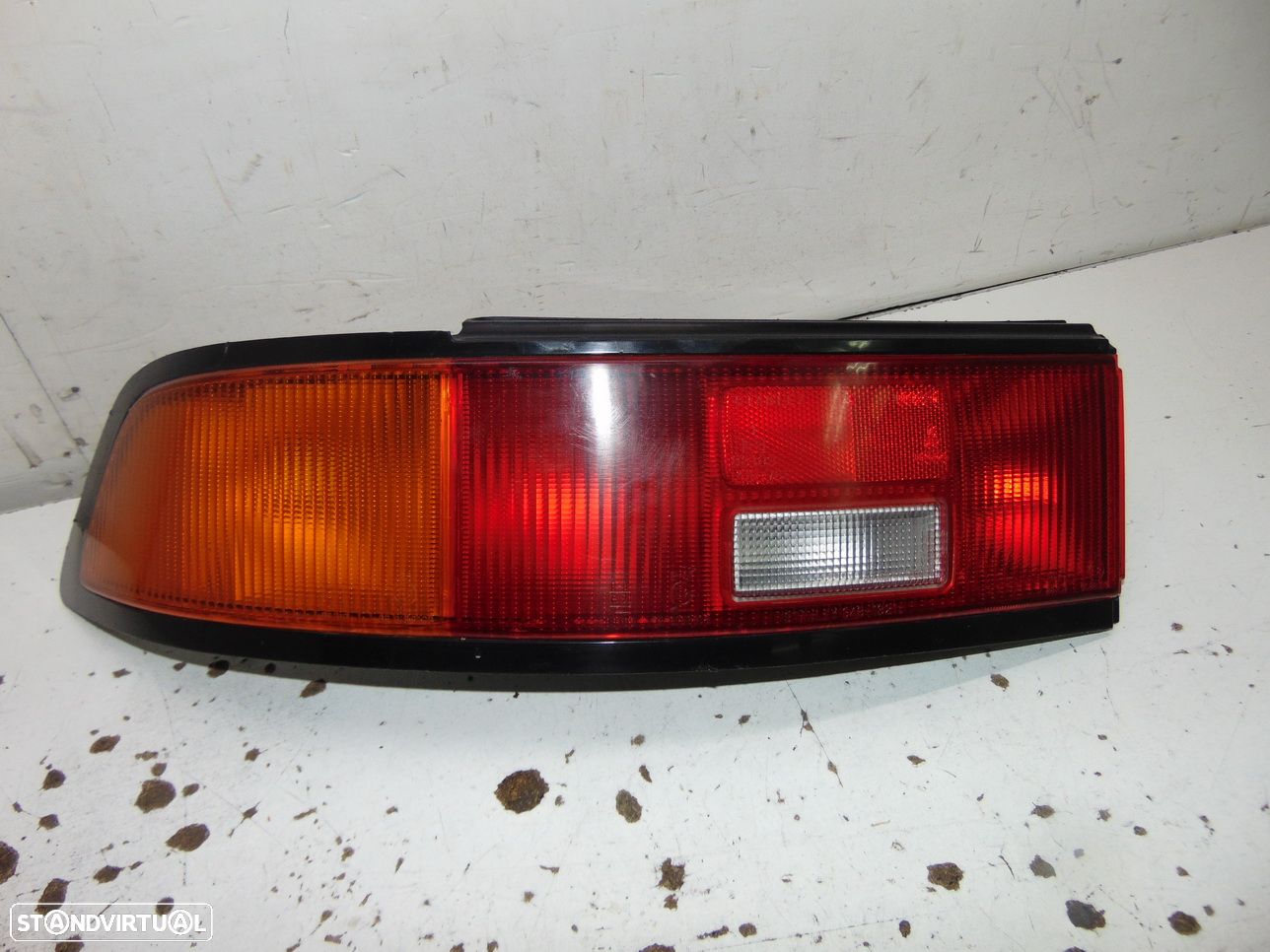 Mazda 323 farolim - 1
