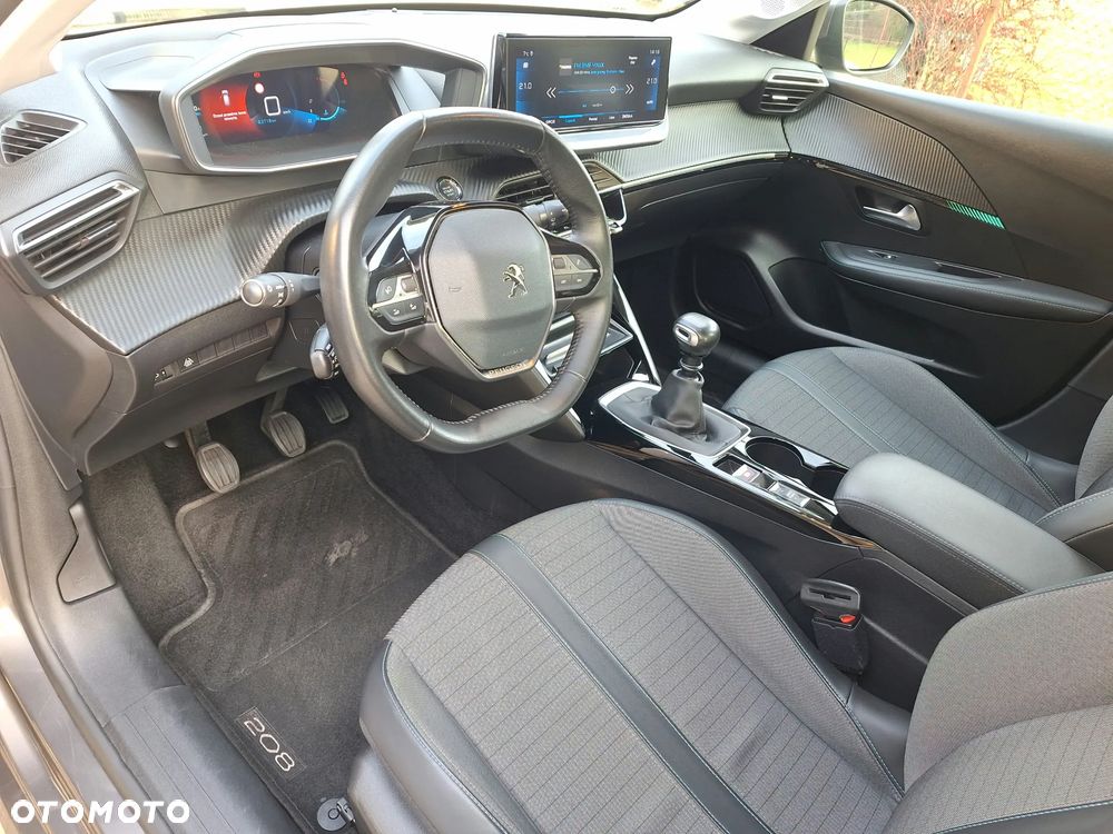 Peugeot 208 PureTech 100 Business - 23