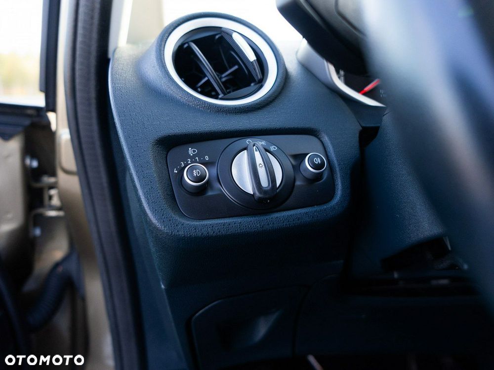 Ford Fiesta - 21