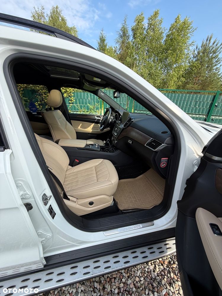 Mercedes-Benz GLS - 15