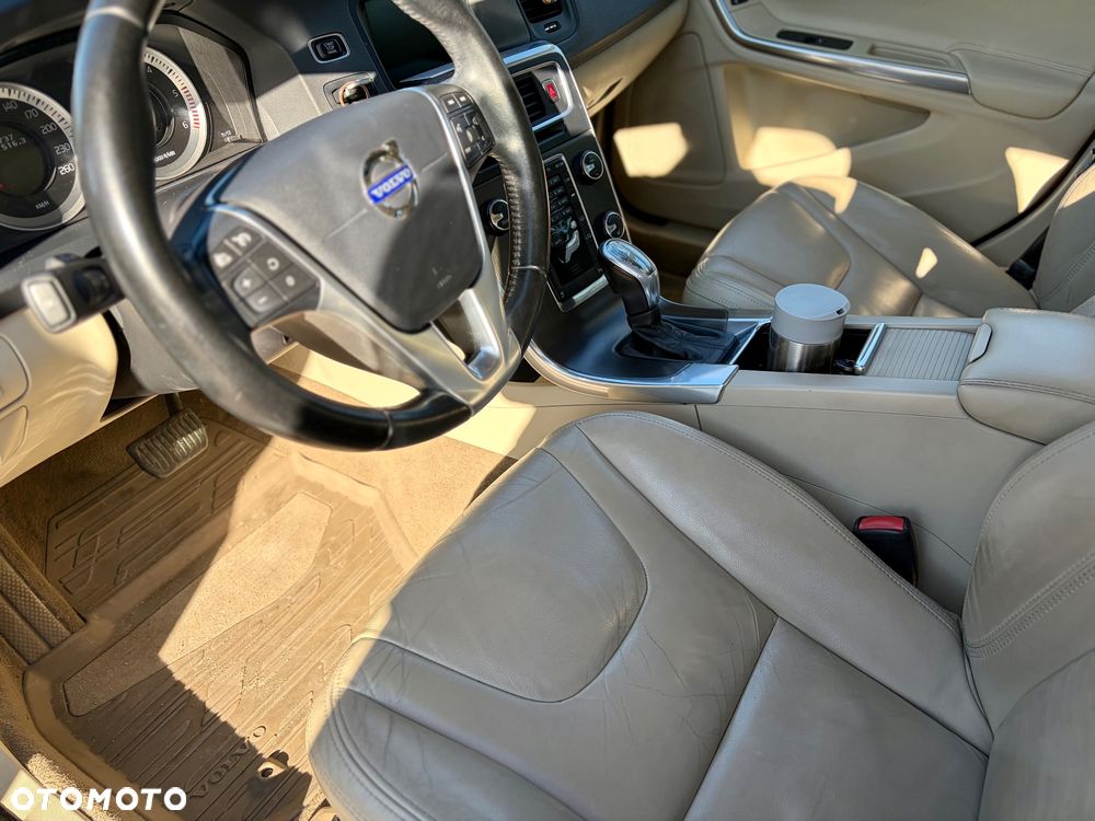 Volvo S60 D4 Geartronic - 12