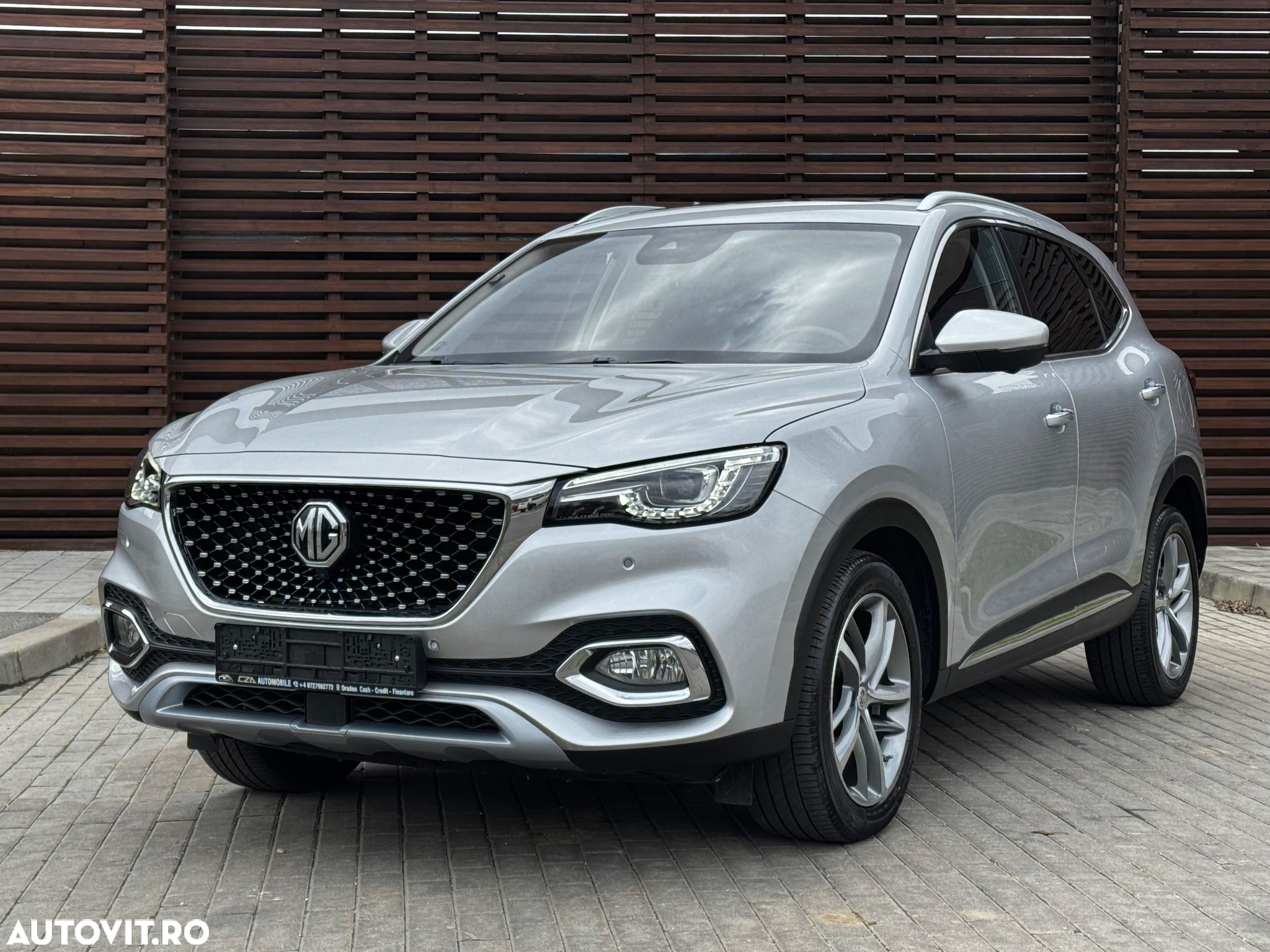 MG EHS 1.5T-GDI PHEV Luxury - 6