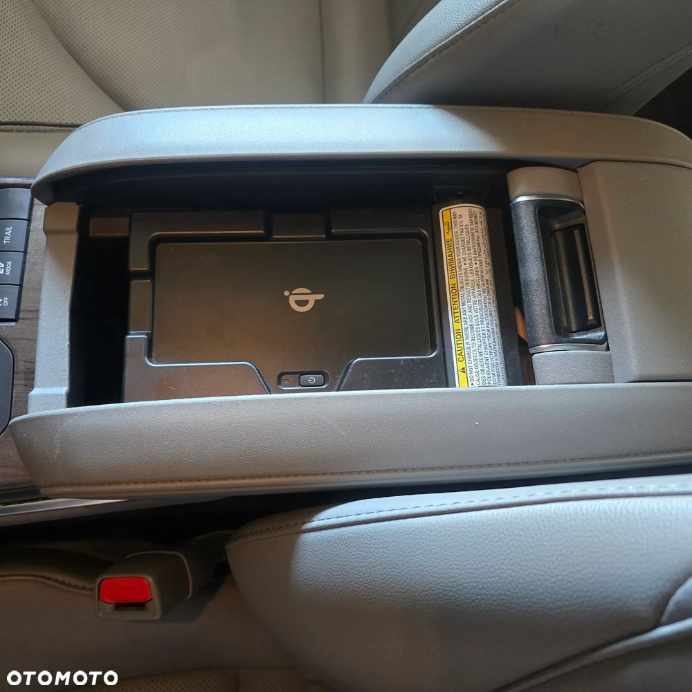 Toyota Highlander 2.5 Hybrid Prestige - 22