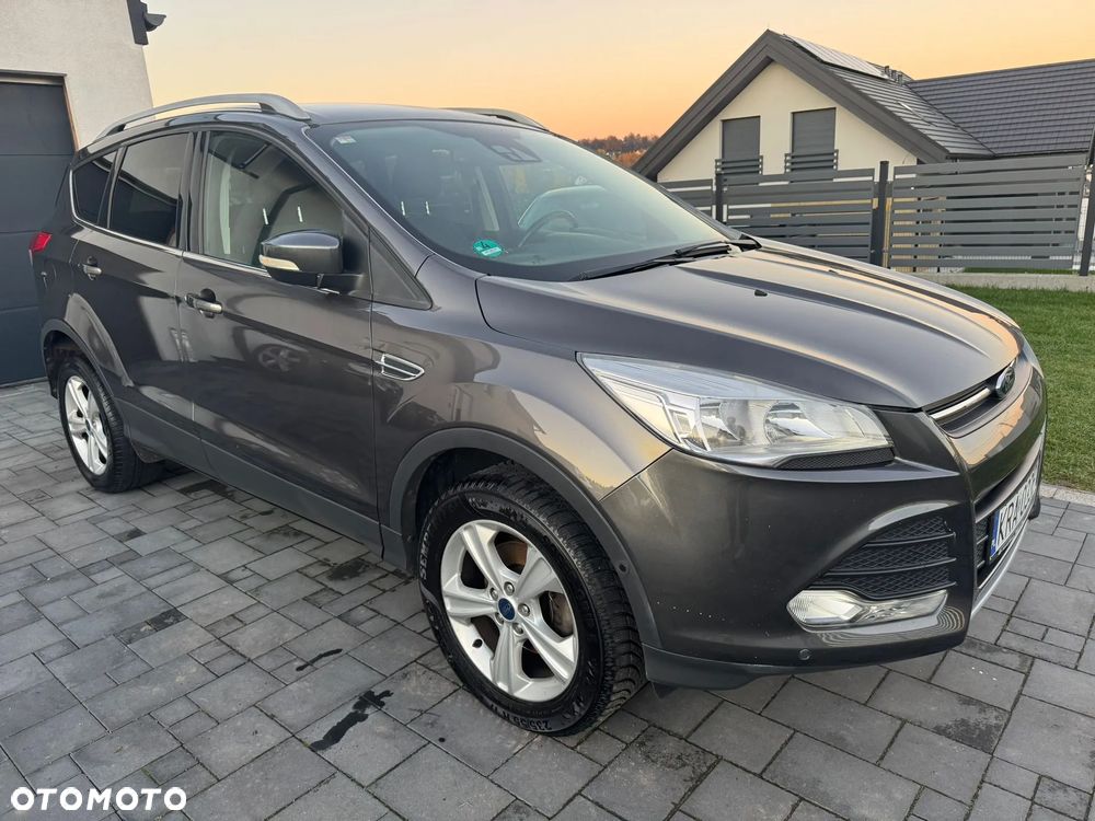 Ford Kuga 1.6 EcoBoost 2x4 Titanium - 3