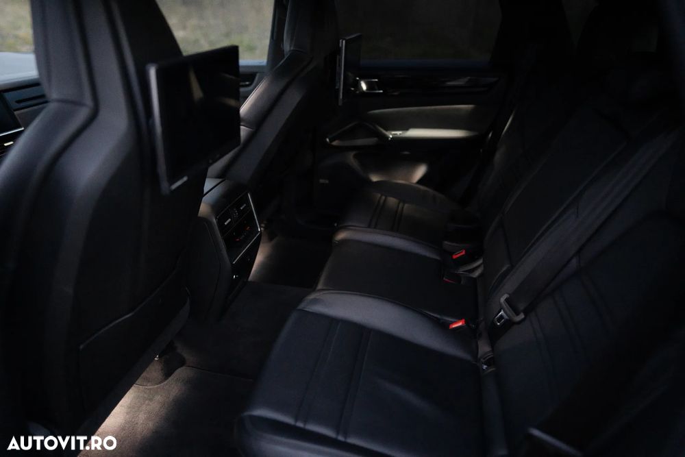 Porsche Cayenne S - 11