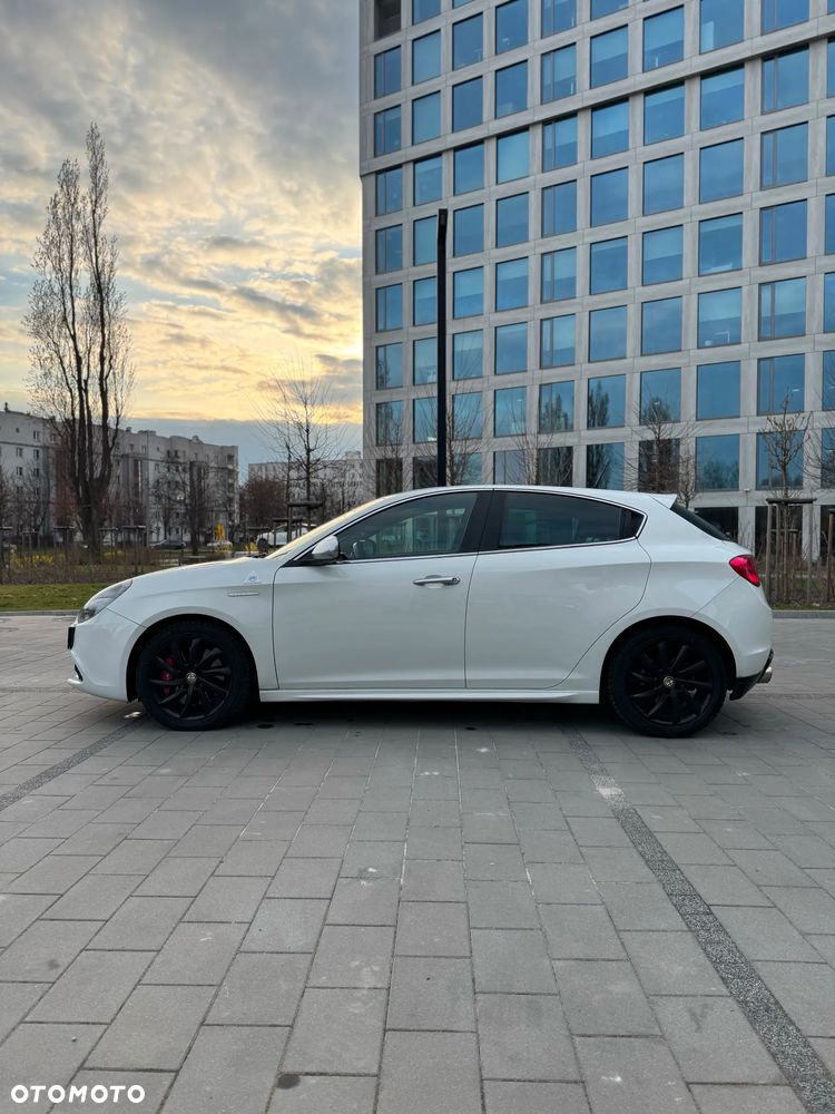 Alfa Romeo Giulietta 1750 TBi Quadrifoglio Verde - 4