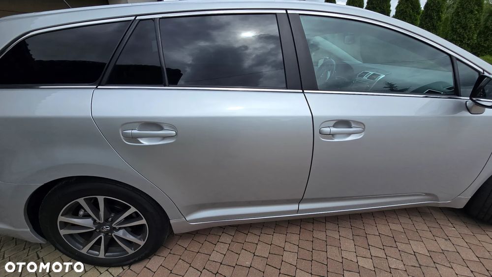 Toyota Avensis - 19