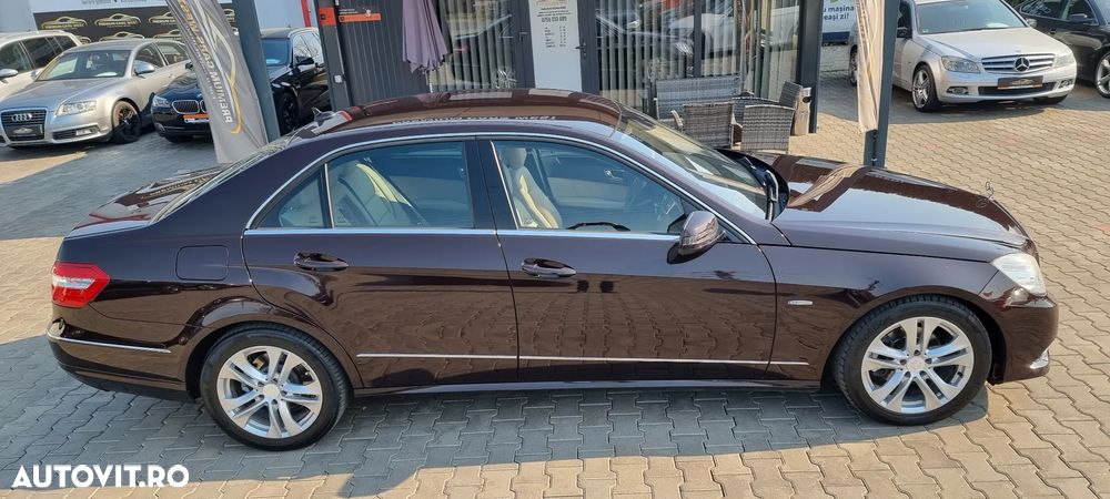 Mercedes-Benz E 220 CDI DPF BlueEFFICIENCY Automatik Avantgarde - 12