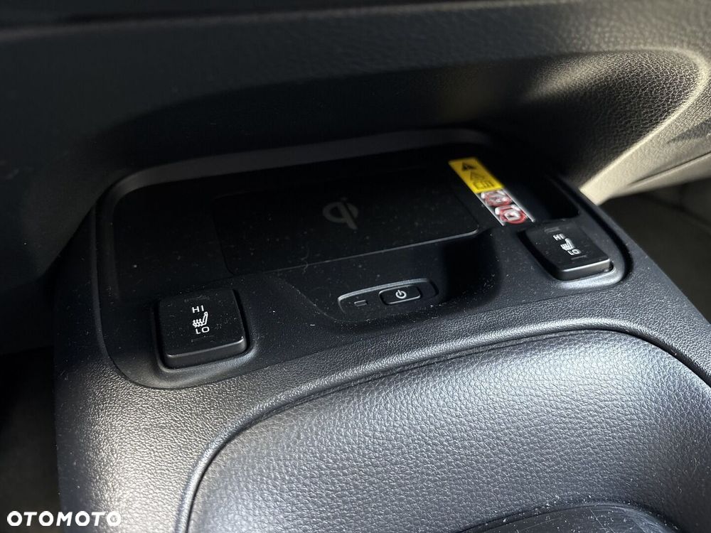 Toyota Corolla 1.8 Hybrid Comfort - 22