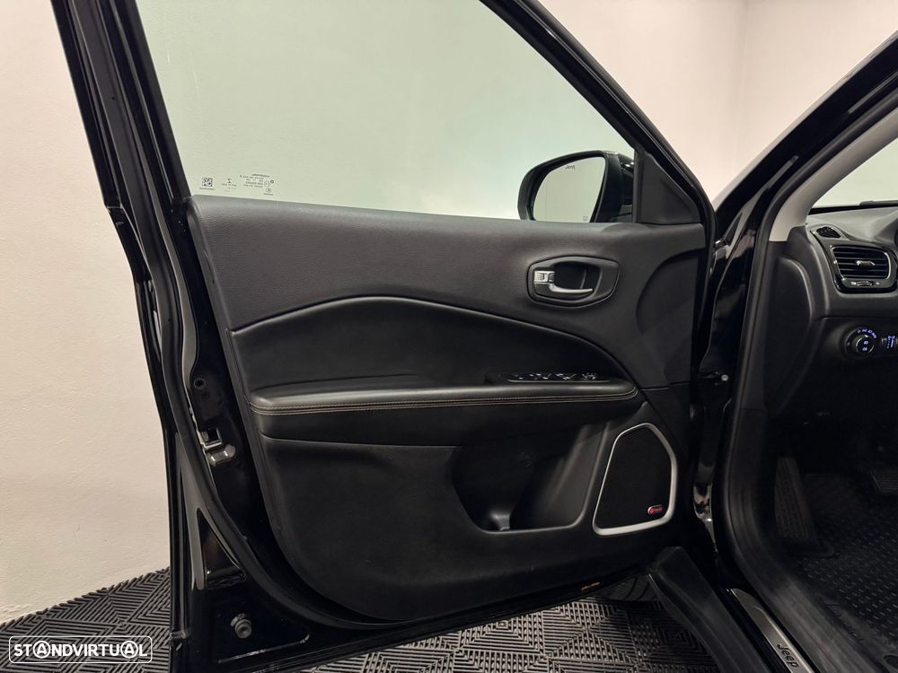 Jeep Compass 2.0 M-Jet Limited Auto - 52
