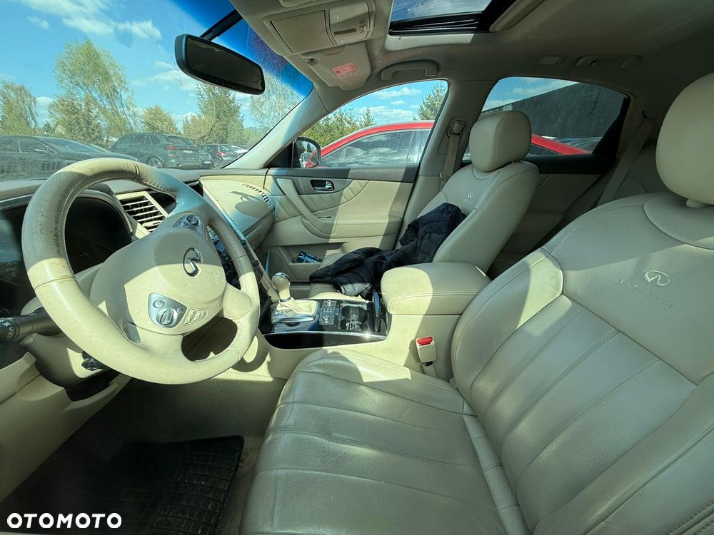 Infiniti Q70 3.7 S Premium - 3