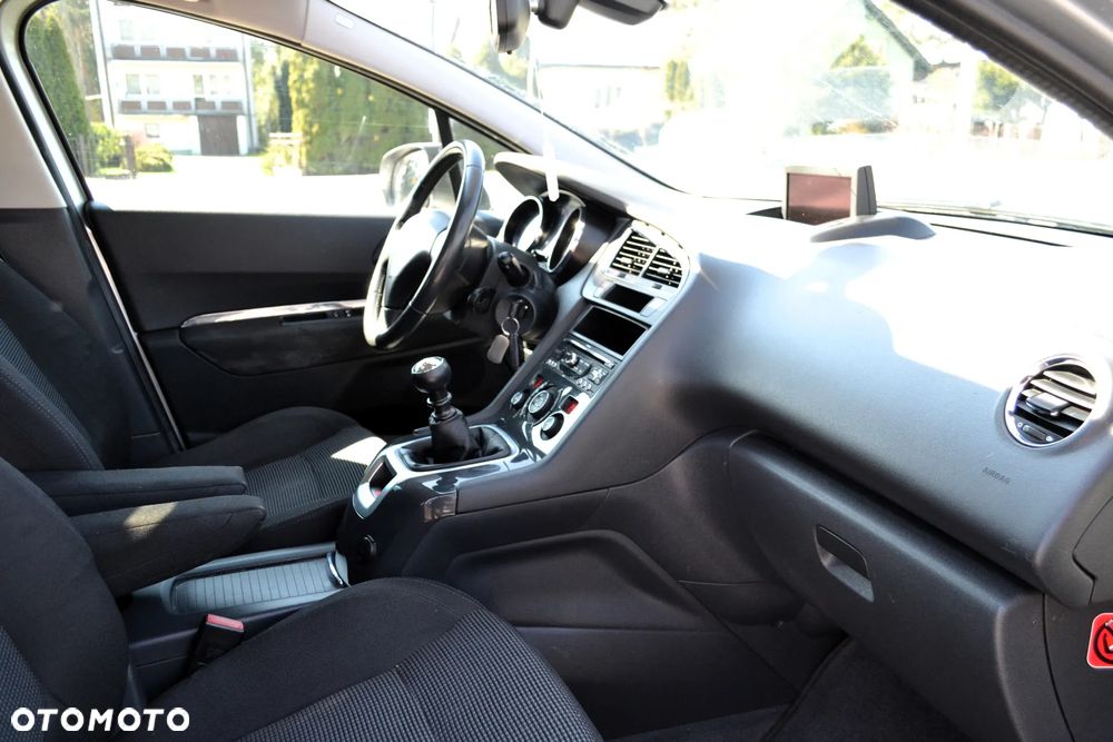 Peugeot 5008 2.0 HDi Active 7os - 9