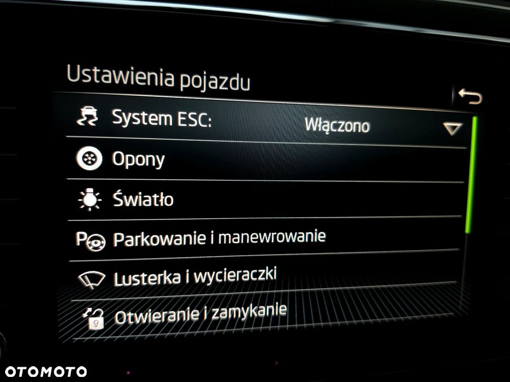 Skoda Superb 2.0 TDI SCR Ambition DSG - 37